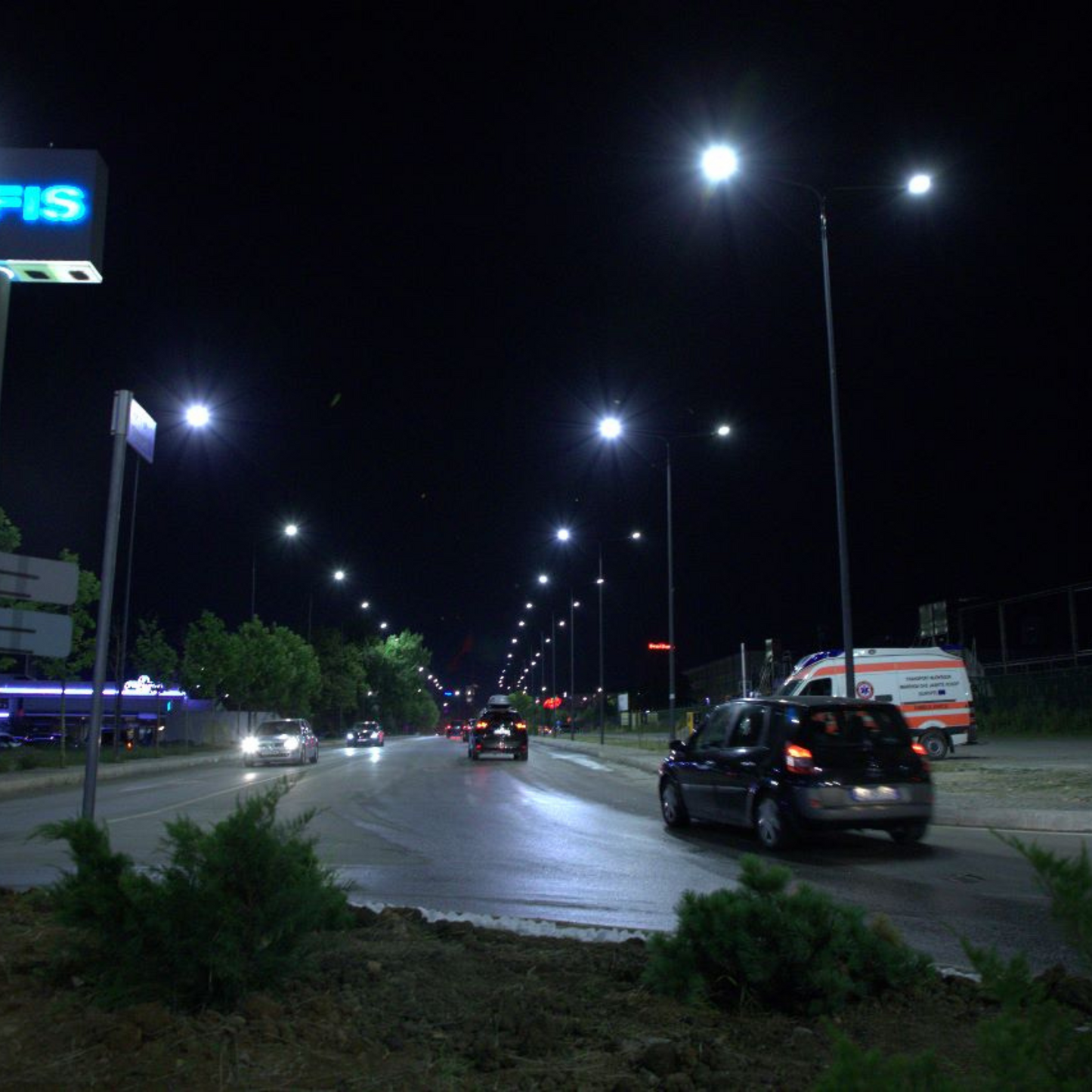 200W Slim LED Floodlight – 170lm/W, 5000K, IP66, Lumileds Chips